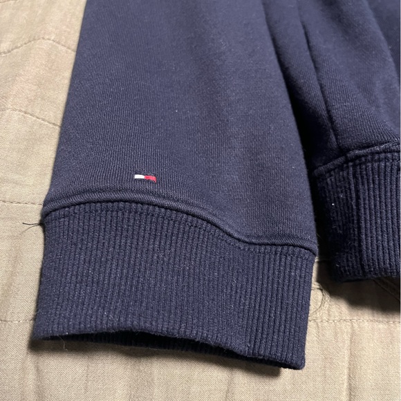 Tommy Hilfiger crew neck sweatshirt, size L, navy blue, excellent condition - Picture 2 of 5